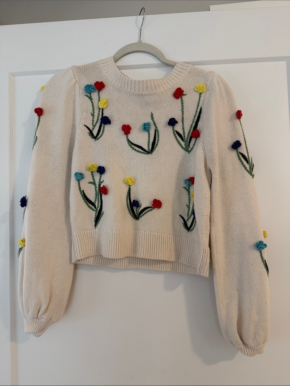 ALICE + OLIVIA Cream Floral Embroidered Sweater. Small light stain on sleeve